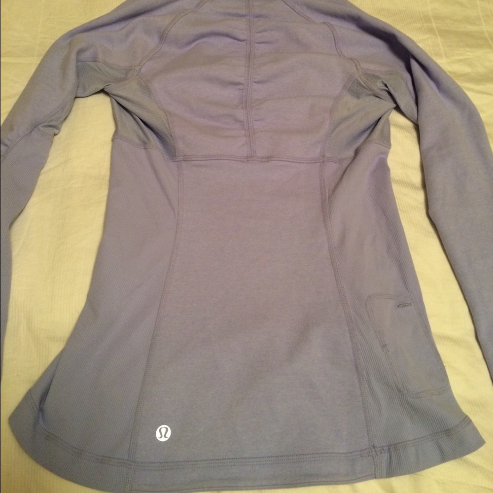 Lululemon reversible 1/2 zip pullover - Picture 4 of 4